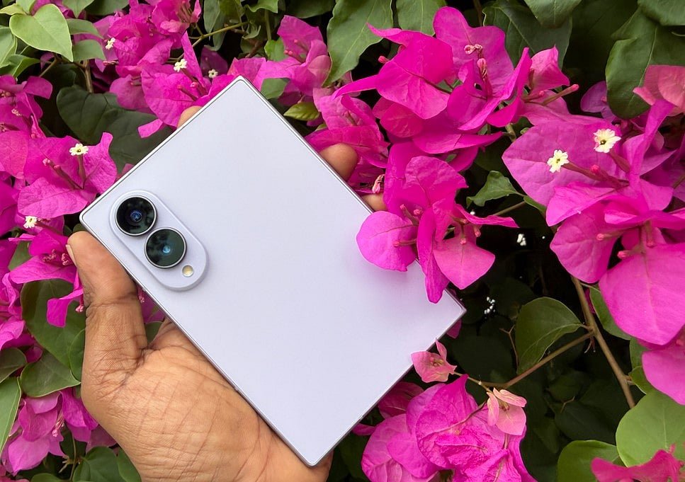 Samsung Galaxy Z Fold 8 katlanır telefon tüm açılar görünüş