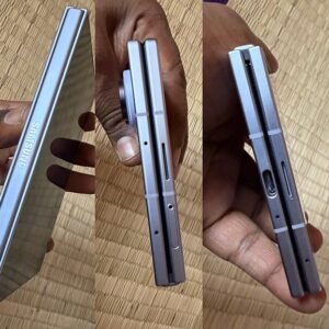 Samsung Galaxy Z Fold 8 profesyonel fotoğraf ön ve arka görünüş