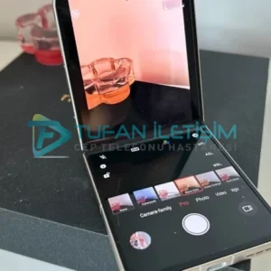 Nubia Flip 5G Cam Değişimi