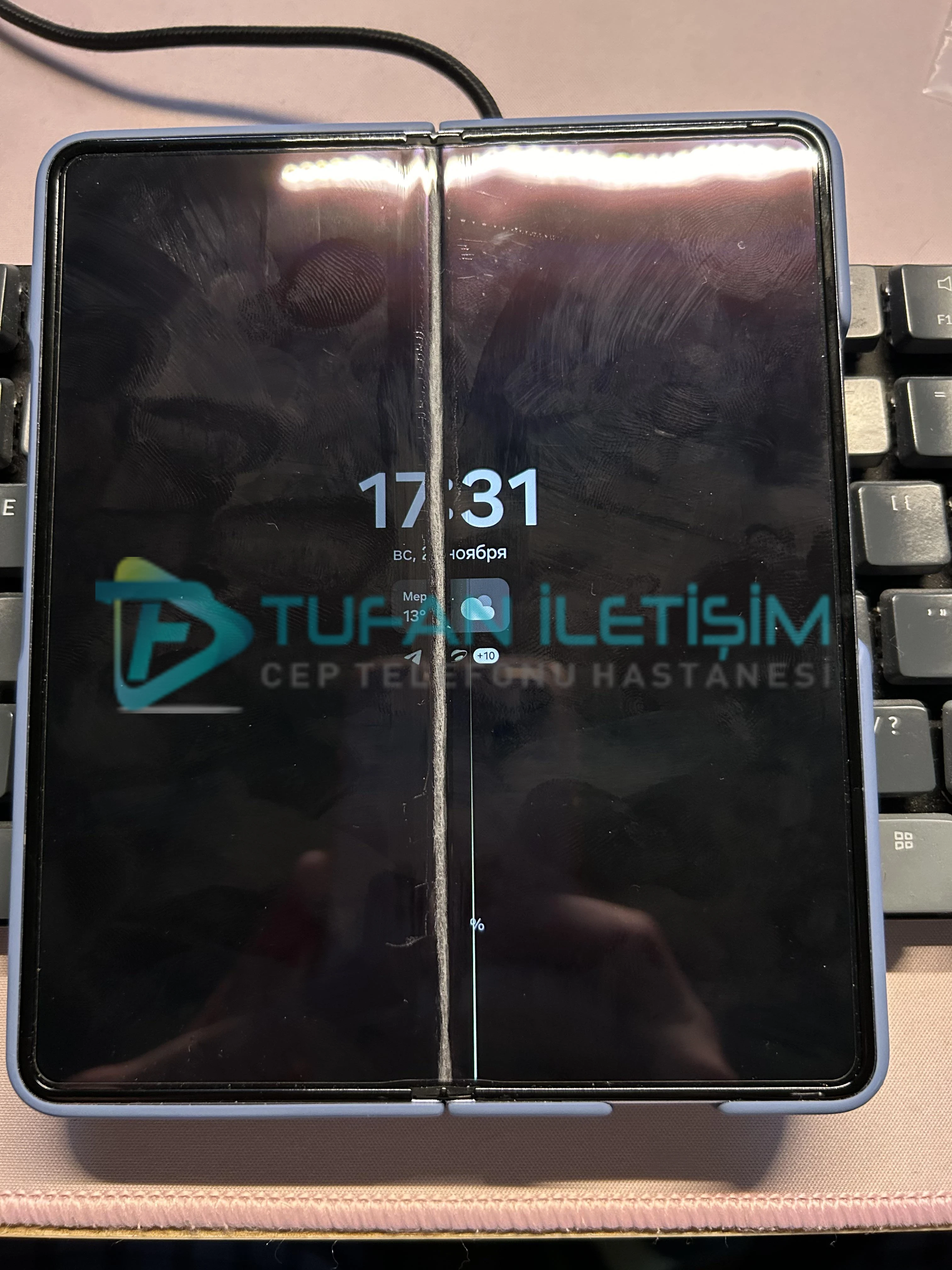 Samsung Galaxy Fold 2 Küçük Ön Ekran Değişimi - Görsel 2