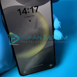 Samsung Galaxy Fold 4 Küçük Ön Ekran Değişimi