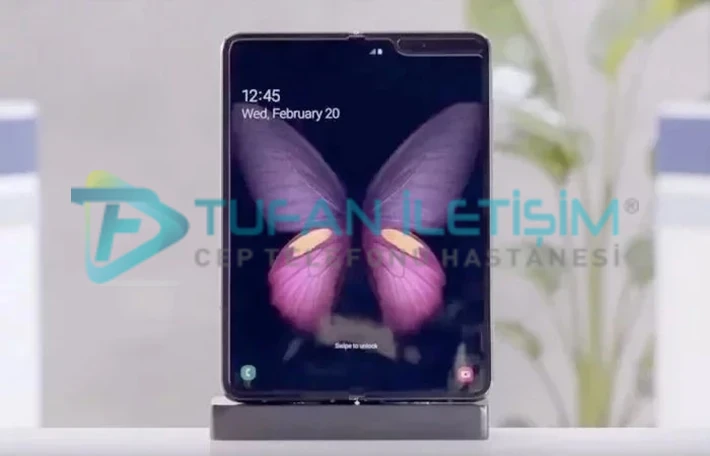 Samsung Galaxy Fold Küçük Ön Ekran Değişimi - Görsel 4