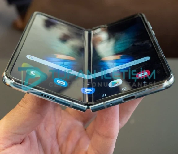Samsung Galaxy Fold Küçük Ön Ekran Değişimi - Görsel 6