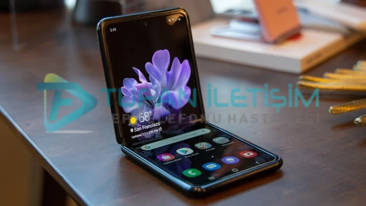 Samsung Galaxy Z Flip 2 Ön Ekran Değişimi - Görsel 4