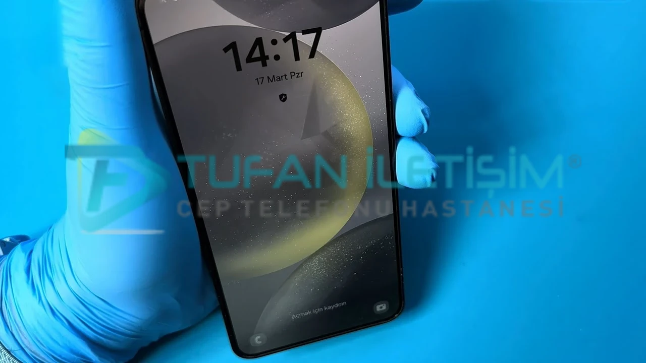 Samsung Galaxy Z Flip 3 Küçük Ön Ekran Değişimi