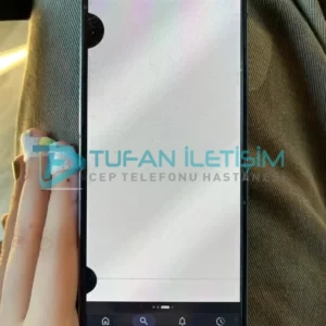 Samsung Galaxy Z Flip 4 Küçük Ön Cam Değişimi