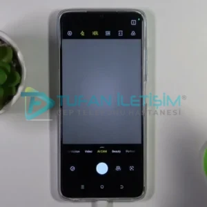 Tecno Camon 20 MR Doodle Edition 5G Ekran Değişimi